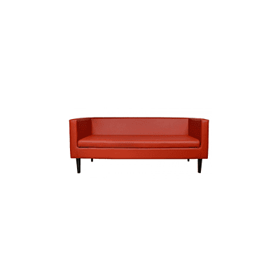 red sofa hire Berlin – 200 cm red couch placed in photo zone setup