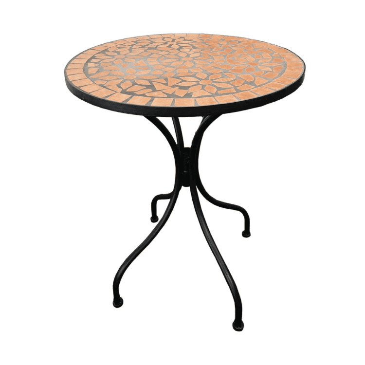 mosaic table hire Berlin – full view of mosaic patio table mosaic table hire Berlin – full view of mosaic patio table