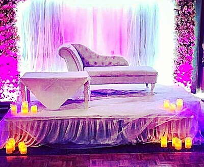 Off‑White Chaise Lounge Hire in Berlin – Elegant Comfort for Your Event Off‑White Chaise Lounge Hire in Berlin – Elegant Comfort for Your Event