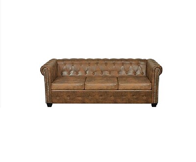 Brown Chesterfield Couch Hire in Berlin – 3‑Seater Lounge Sofa for Events Brown Chesterfield Couch Hire in Berlin – 3‑Seater Lounge Sofa for Events