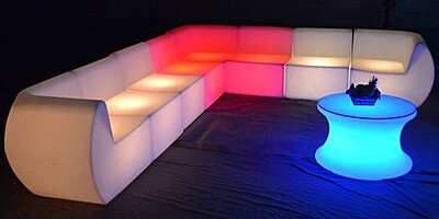 LED sofa hire Berlin – rechargeable LED cube furniture at Berlin event
