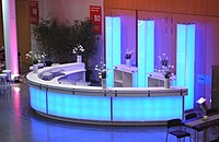LED round bar hire Berlin – illuminated circular LED bar at event
