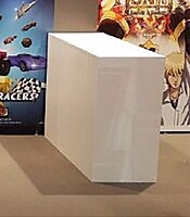Berlin Custom Display Plinth Hire – Bespoke Gallery Pedestals Made to Order
