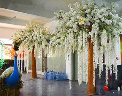 Rent a White & Green Artificial Tree in Berlin (≈ 300 cm) Rent a White & Green Artificial Tree in Berlin (≈ 300 cm)