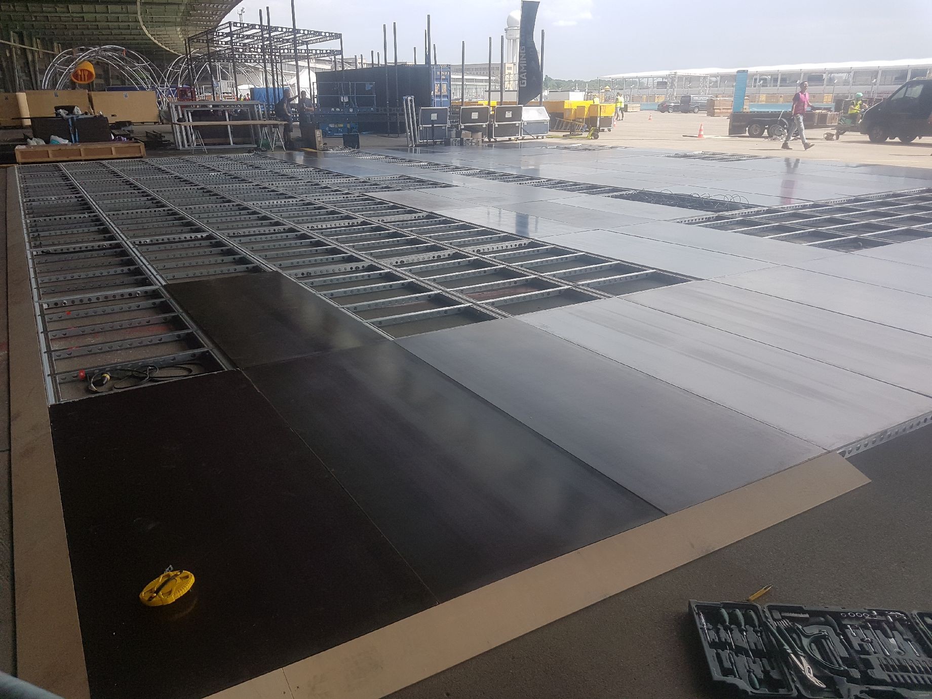 Modular Floor Ramp Panel Hire Berlin – 1 × 1 m Steel Ramp for Event Flooring Modular Floor Ramp Panel Hire Berlin – 1 × 1 m Steel Ramp for Event Flooring